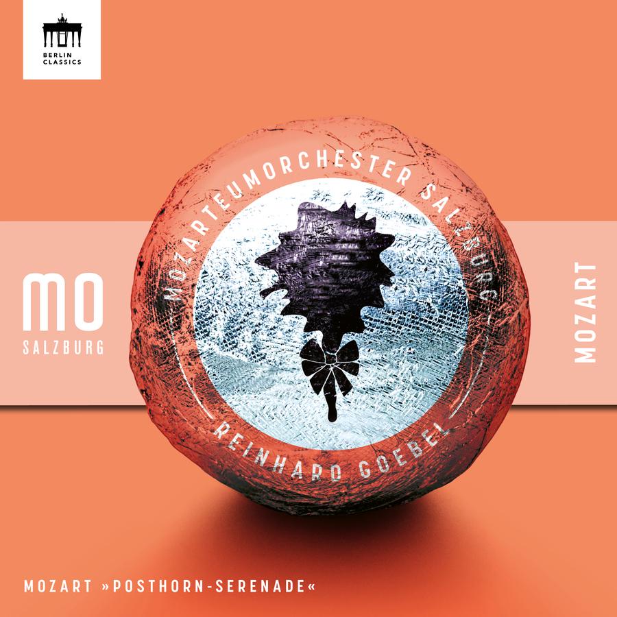 Release-Cover „Mozart: Posthornserenade“ mit dem Mozarteumorchester Salzburg unter Reinhard Goebel. Grafisches Cover mit orangefarbenem Hintergrund und zentraler Abbildung einer Mozartkugel mit Mozart-Porträt-Silhouette; helle, klare Frontalansicht und moderne Reihenoptik.