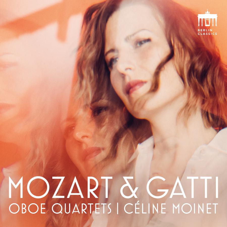 Release-Cover „Mozart & Gatti: Oboe Quartets“ von Oboistin Céline Moinet. Weich überlagertes Porträt der Musikerin mit Spiegelung in warmen Orange- und Rosatönen; helle Nahaufnahme, sanftes Licht und traumartige Bildwirkung.