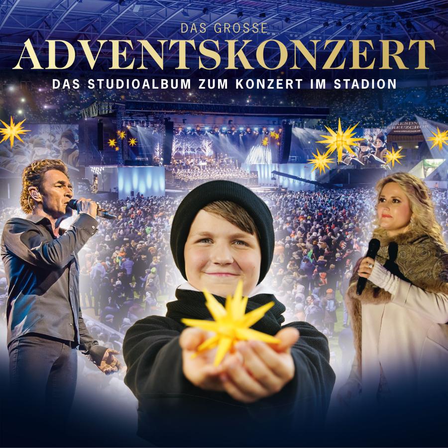 Release-Cover „Das große Adventskonzert“ vom Dresdner Kreuzchor. Weihnachtliche Fotocollage mit großem Konzertpublikum, zwei Sänger:innen und einem Kind, das einen leuchtenden Stern hält in der Mitte; kühle Blau- und warme Goldtöne, dramatische Bühnenbeleuchtung und festliche Wirkung.